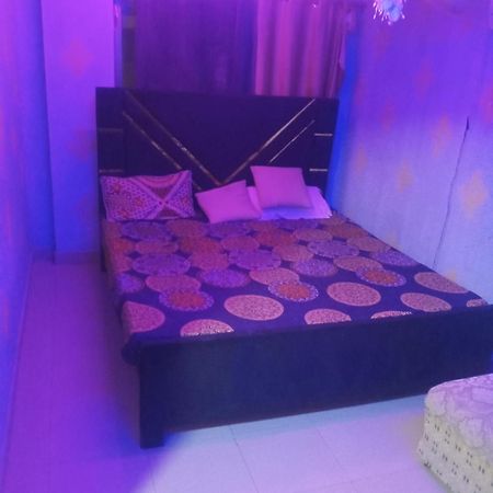 רוואלפינדי Aj Room Service Civic Center מראה חיצוני תמונה