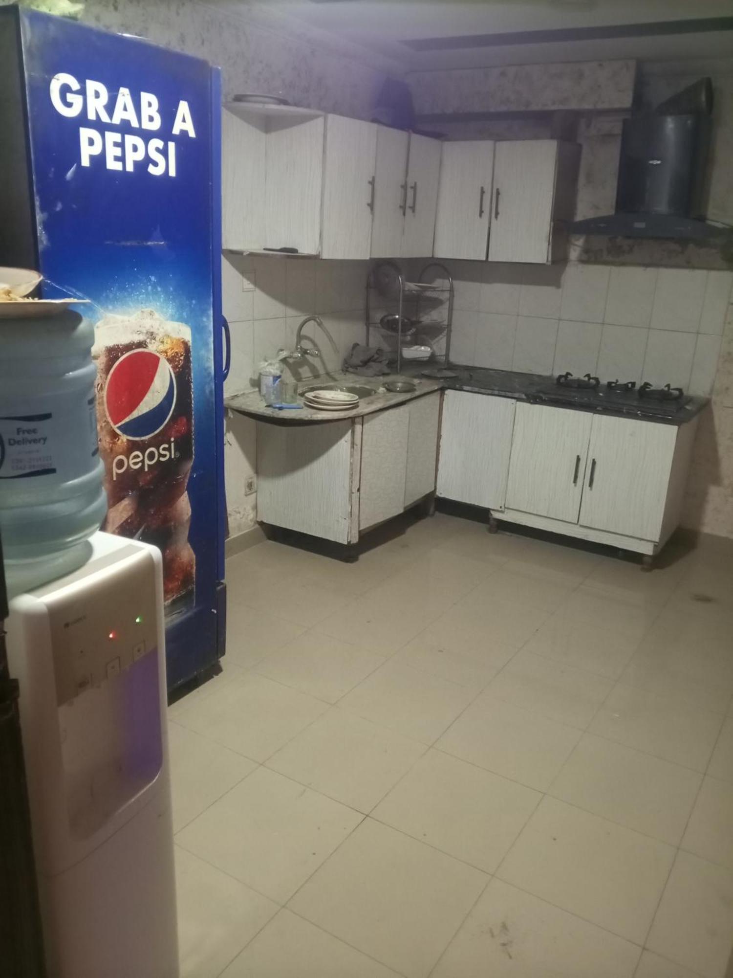 רוואלפינדי Aj Room Service Civic Center מראה חיצוני תמונה